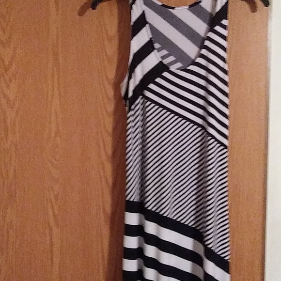 Dresses & Skirts - Black and white striped maxi dress